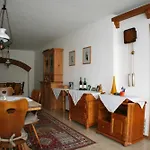 Wein- Und Gaestehaus Hermann-josef Schmitz