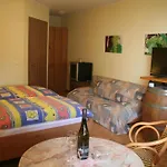 Gæstehus Wein- Und Gaestehaus Hermann-josef Schmitz 3*