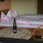 Wein- Und Gaestehaus Hermann-josef Schmitz Gæstehus 3*