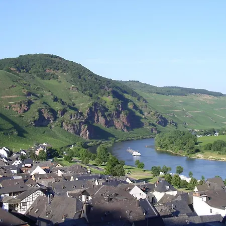 Wein- Und Gaestehaus Hermann-josef Schmitz 3*