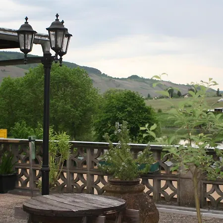 Wein- Und Hermann-josef Schmitz Gasthof Ürzig