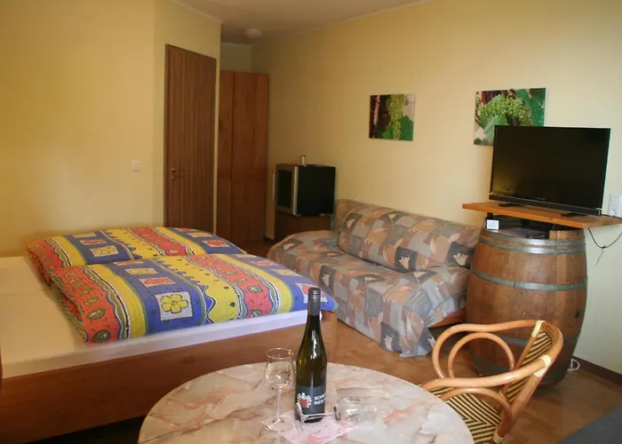 Casa de hóspedes Wein- Und Gaestehaus Hermann-josef Schmitz 3*