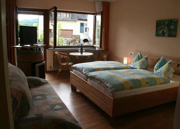 Casa de hóspedes Wein- Und Gaestehaus Hermann-josef Schmitz 3*