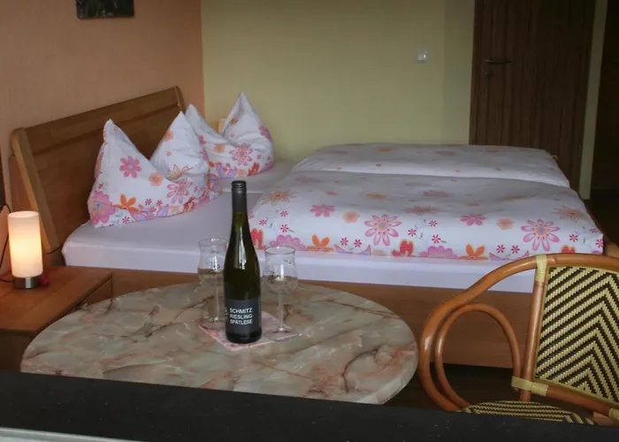 Wein- Und Gaestehaus Hermann-josef Schmitz Casa de hóspedes 3*