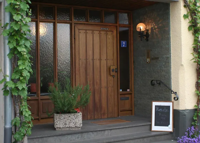 Wein- Und Gaestehaus Hermann-josef Schmitz Casa de hóspedes 3*