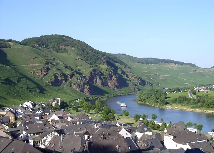 Wein- Und Gaestehaus Hermann-josef Schmitz 3*